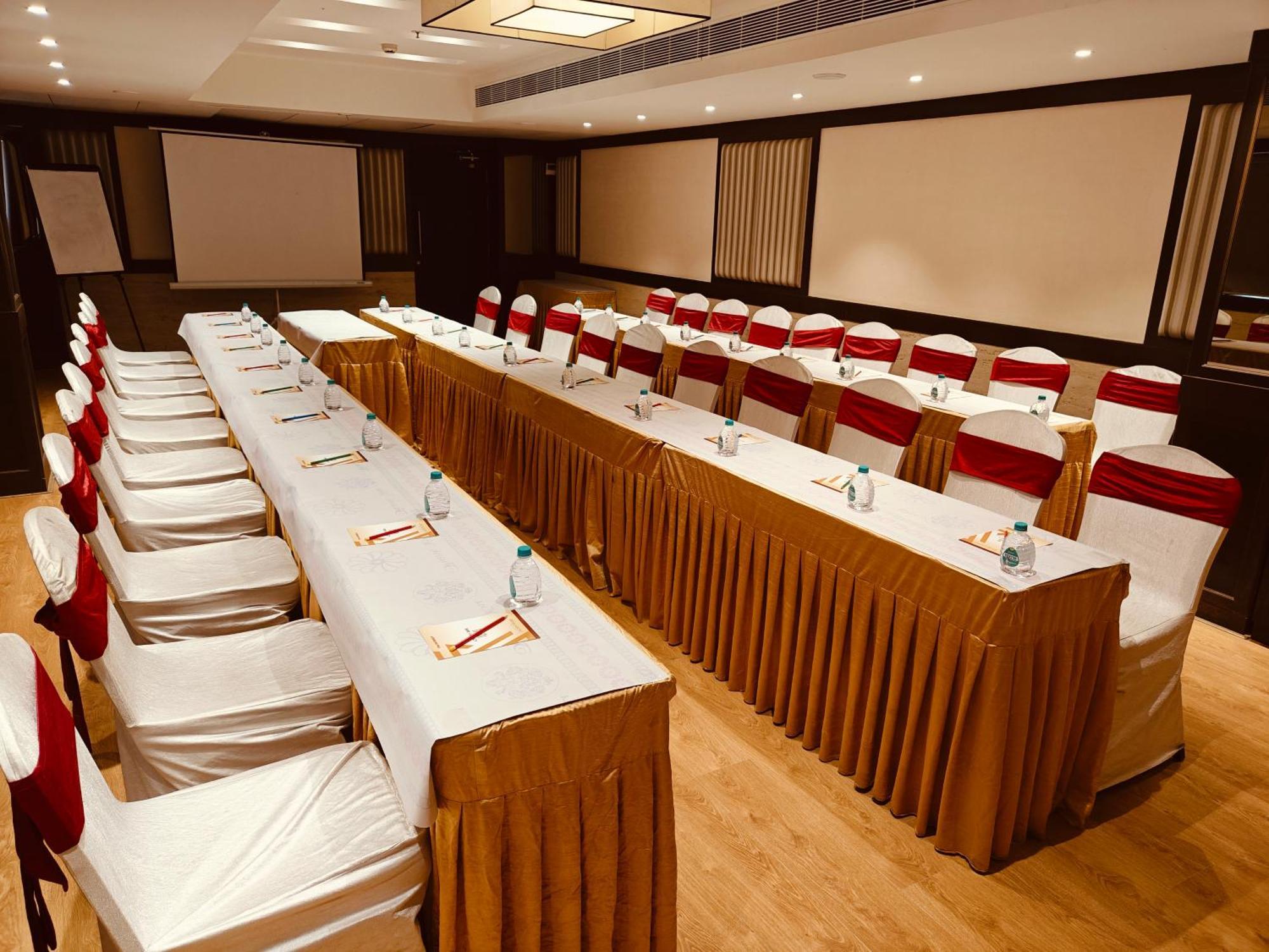 Mm Legacy - A Bergamont Hotel, Kanchipuram Ngoại thất bức ảnh